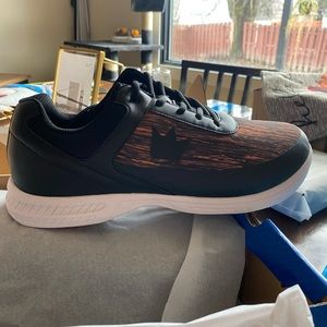 Men’s bowling shoes